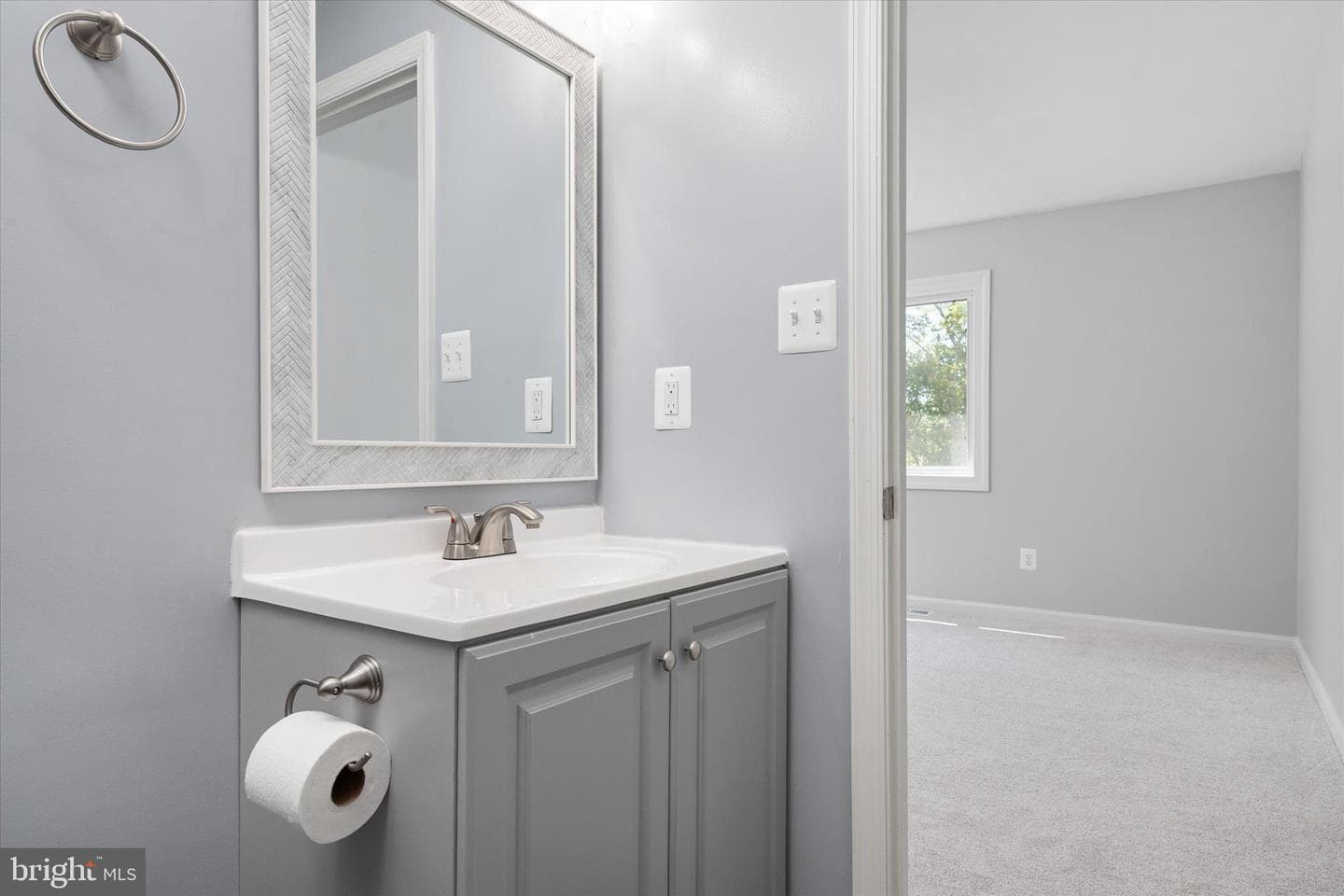 54f Queen Caroline Court photo 21