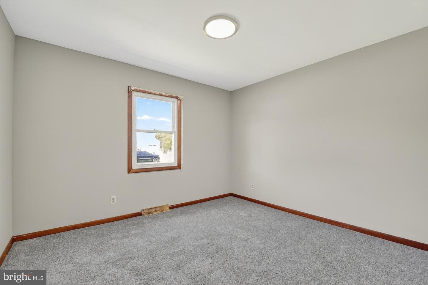 211 Long Point Road photo 22