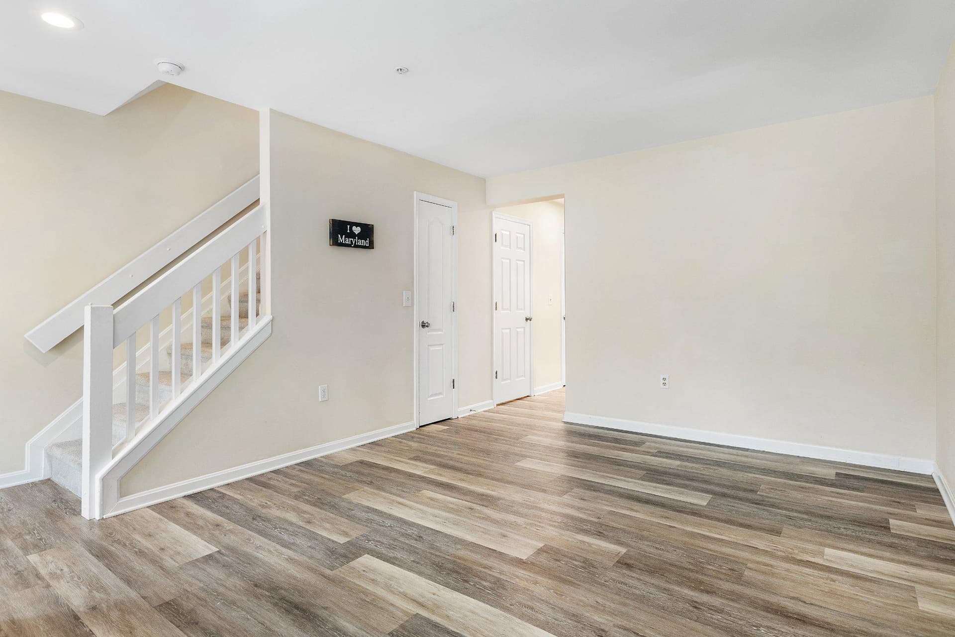 45 Queen Neva Court photo 15