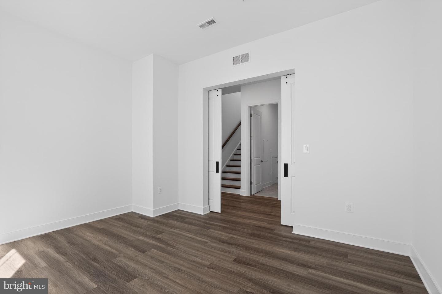 540 Warbler Way photo 3