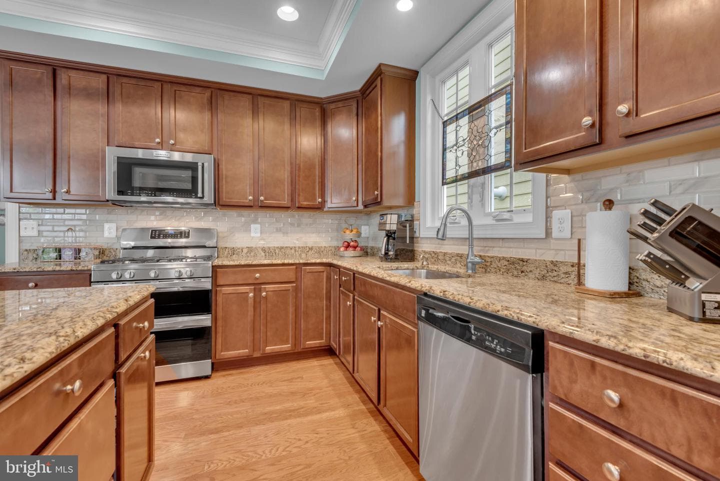 265 Evelyne Street photo 14