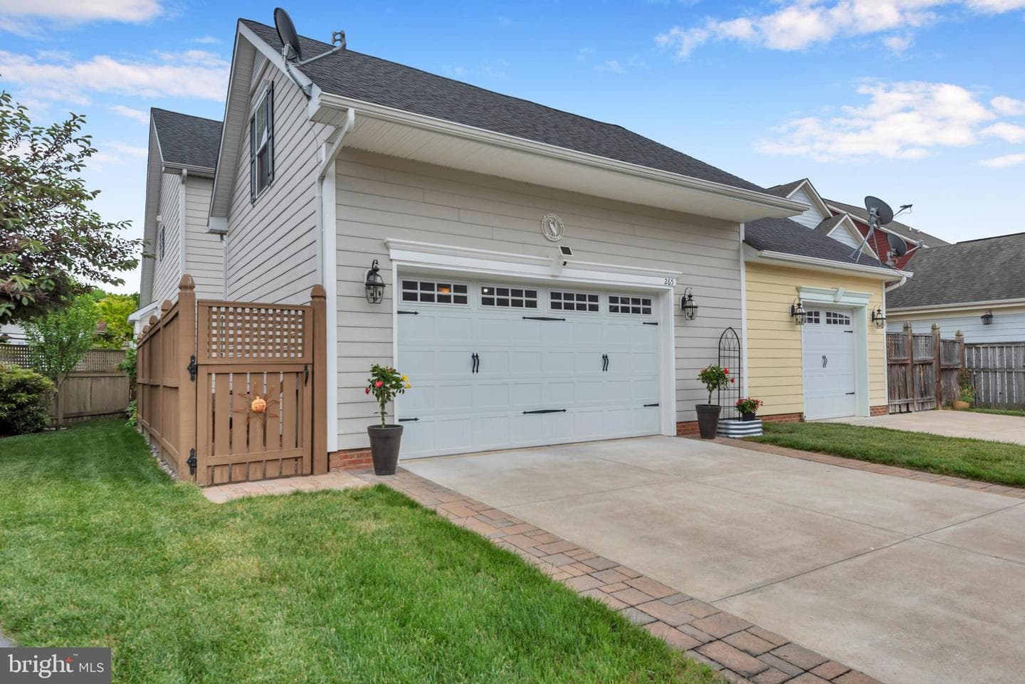 265 Evelyne Street photo 39