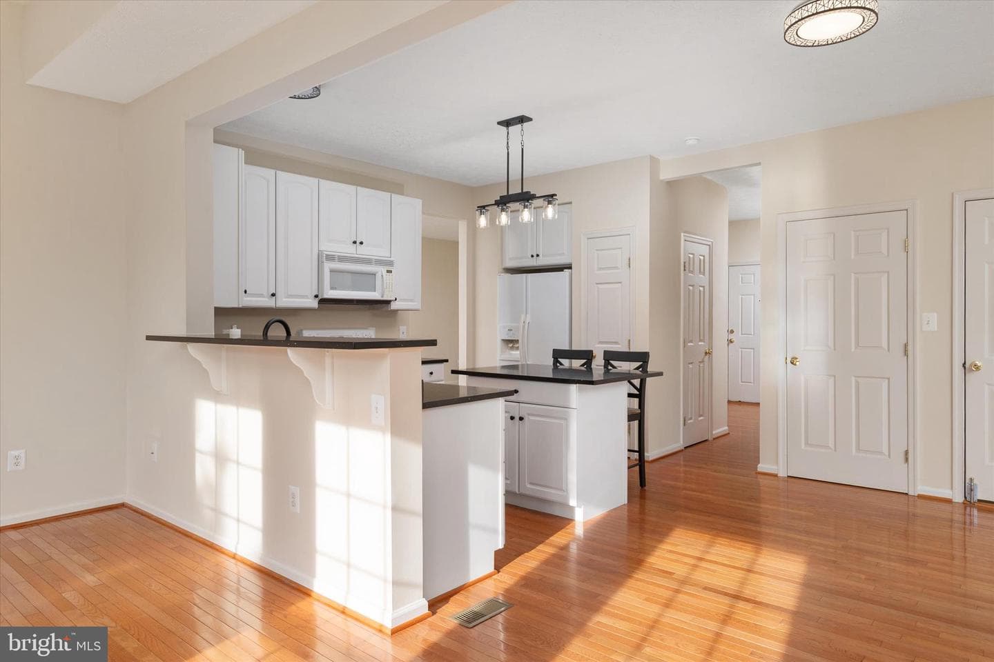 235 Green Street photo 11