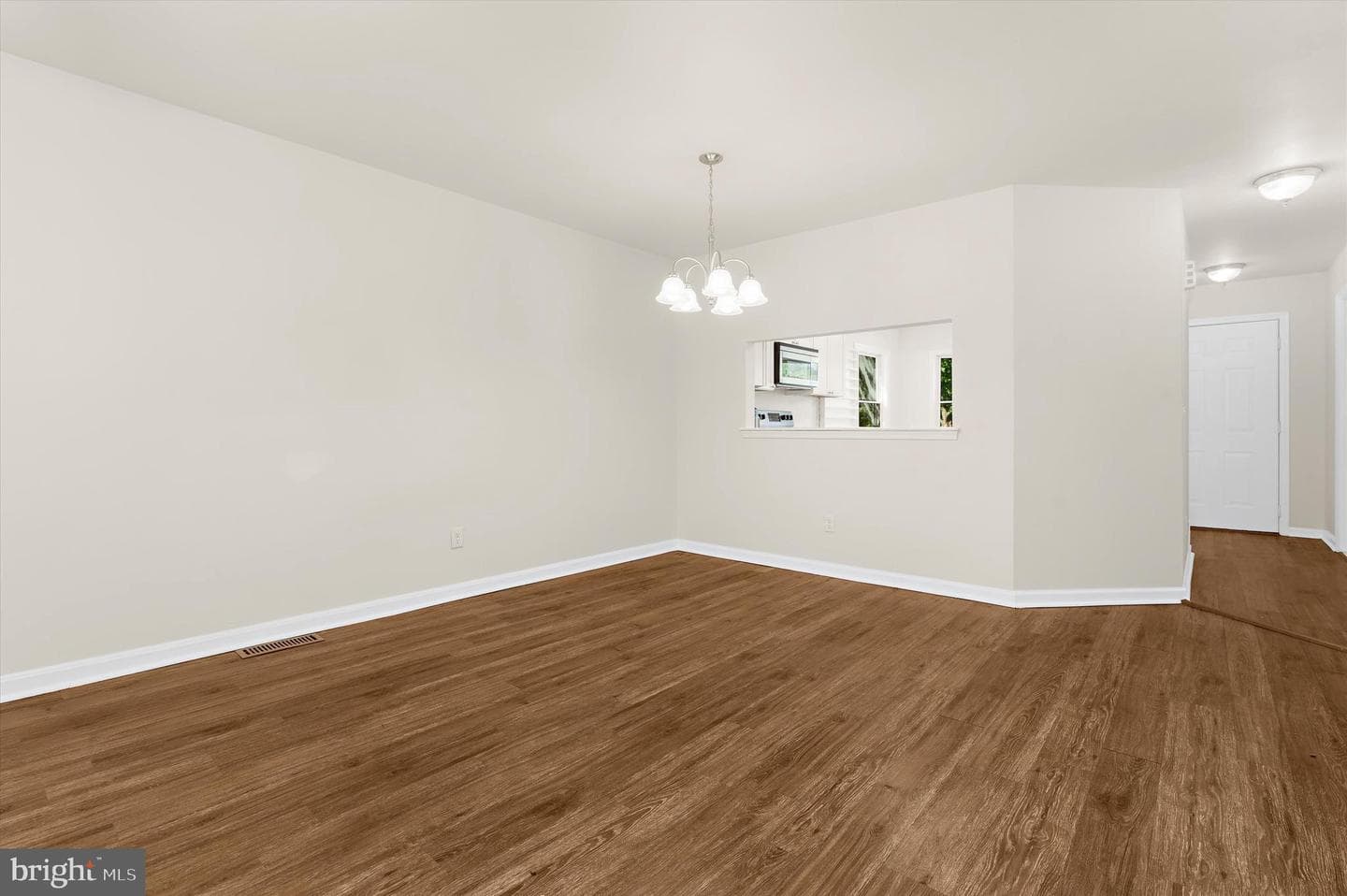 5011 Bridgepointe Drive photo 13