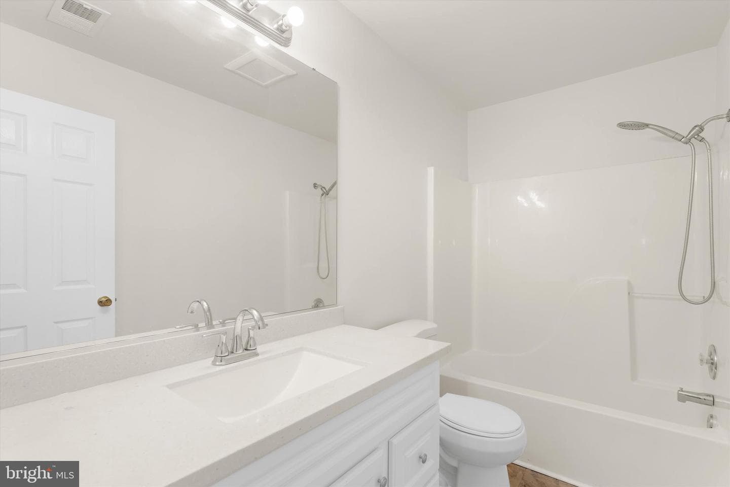 5011 Bridgepointe Drive photo 27