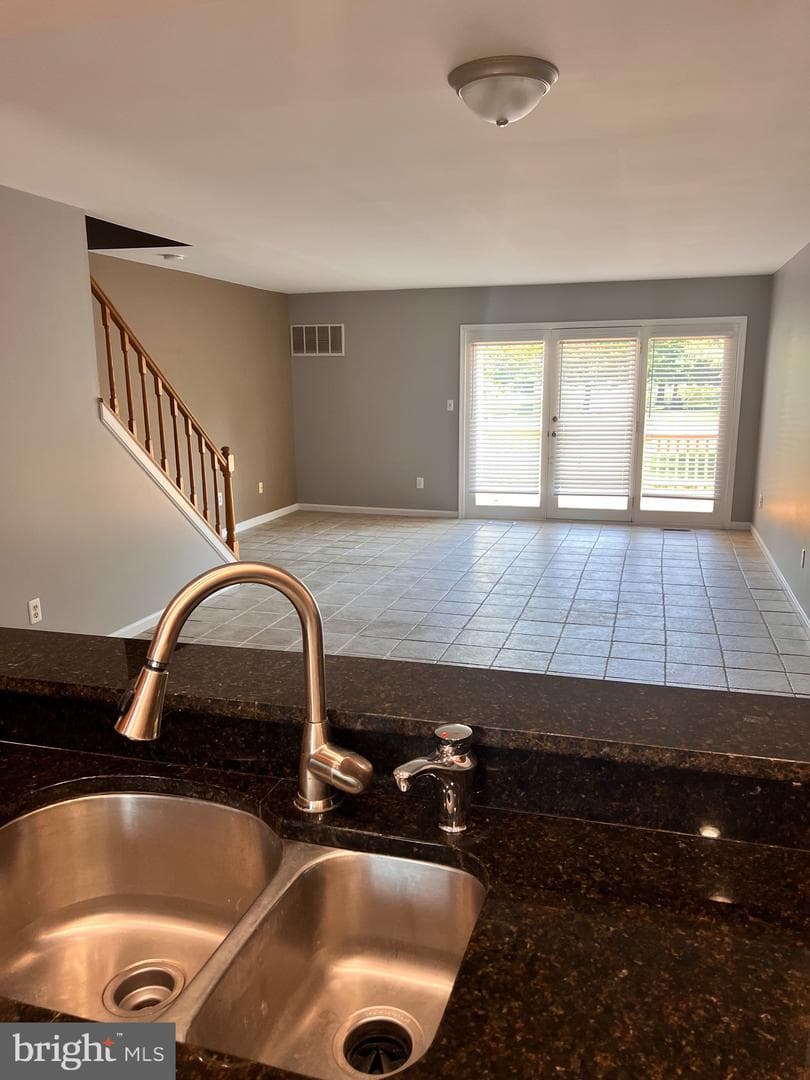 6005 Bridgepointe Drive photo 15