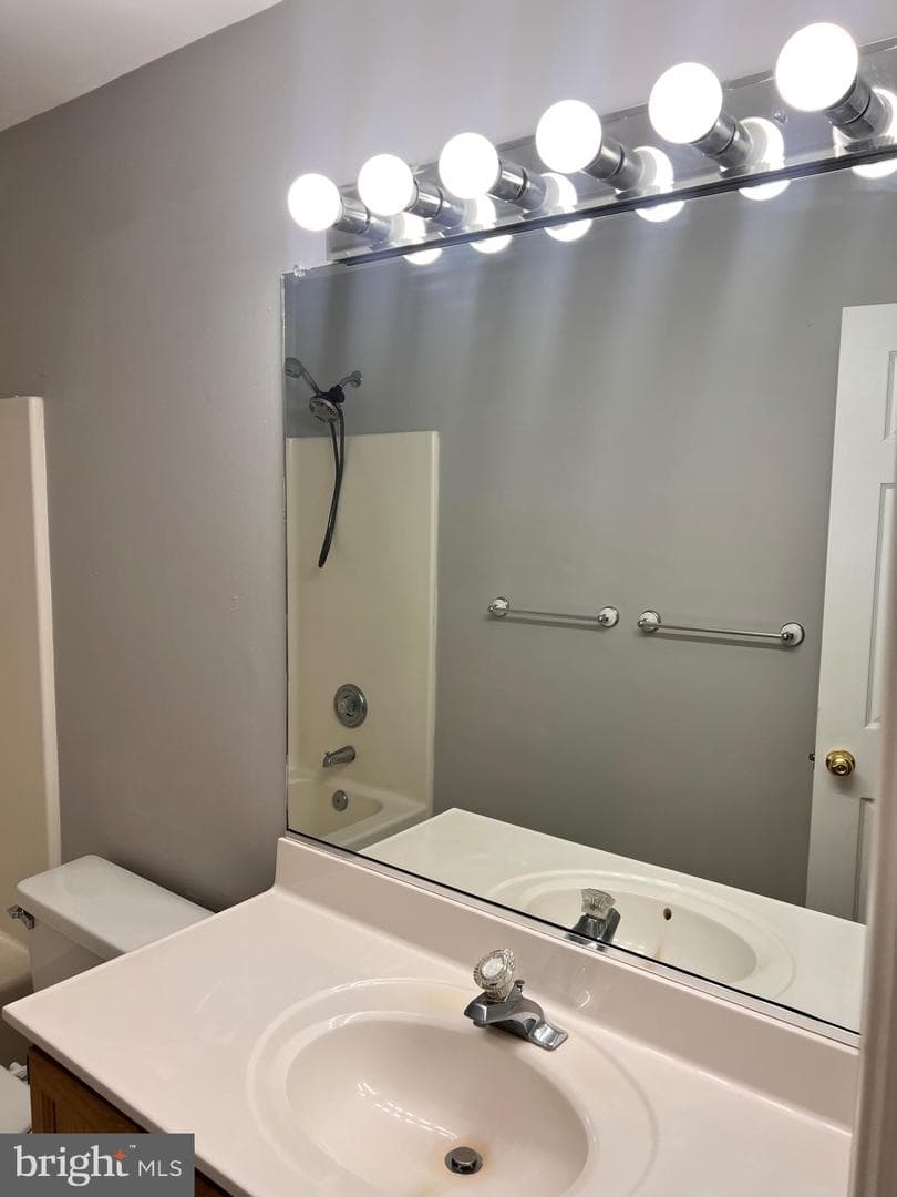 6005 Bridgepointe Drive photo 25