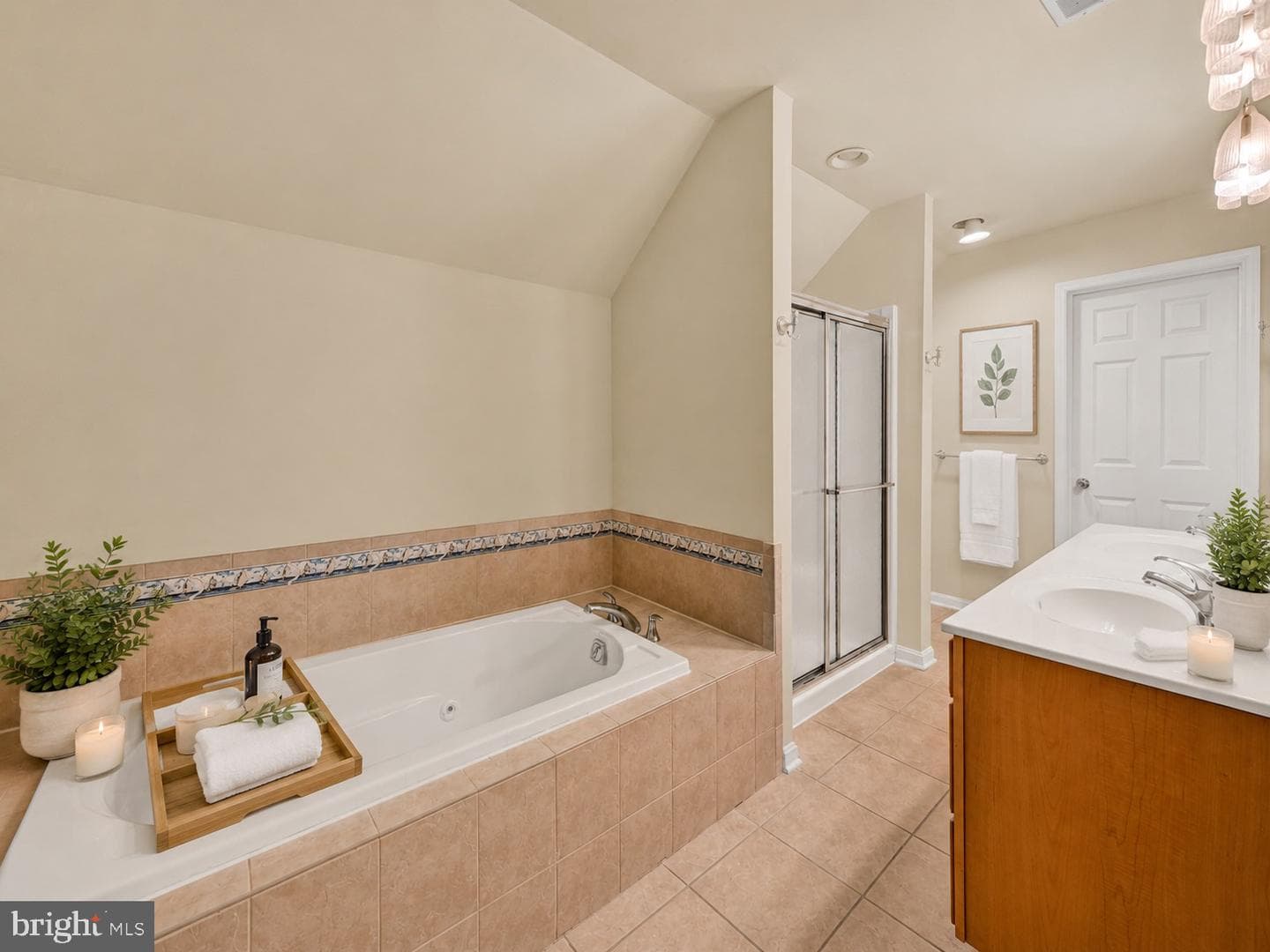 1024 Avalon Court photo 58