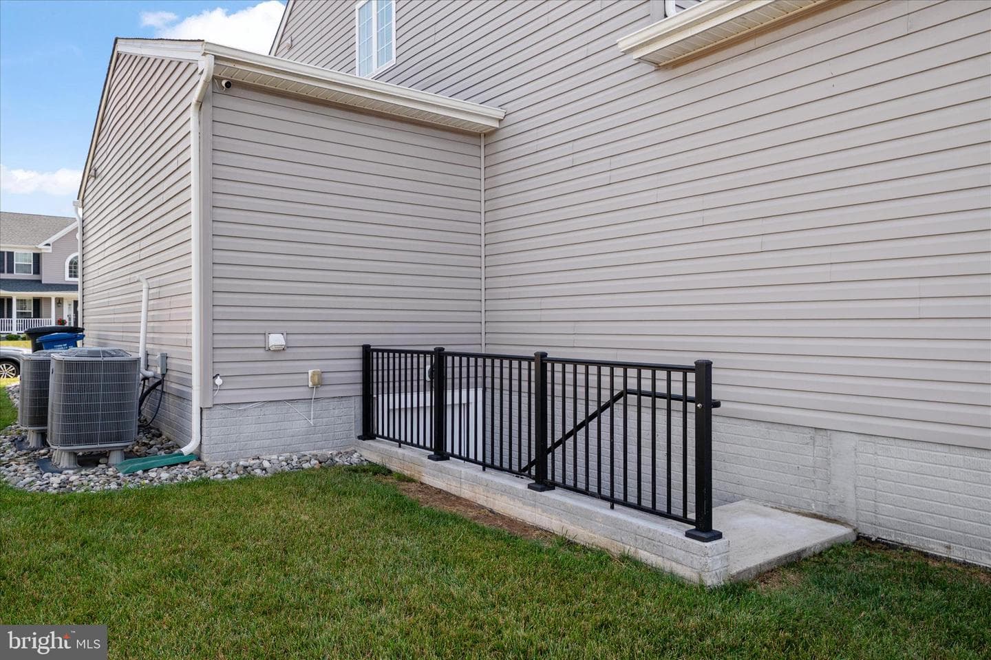 126 E Brook Drive photo 32