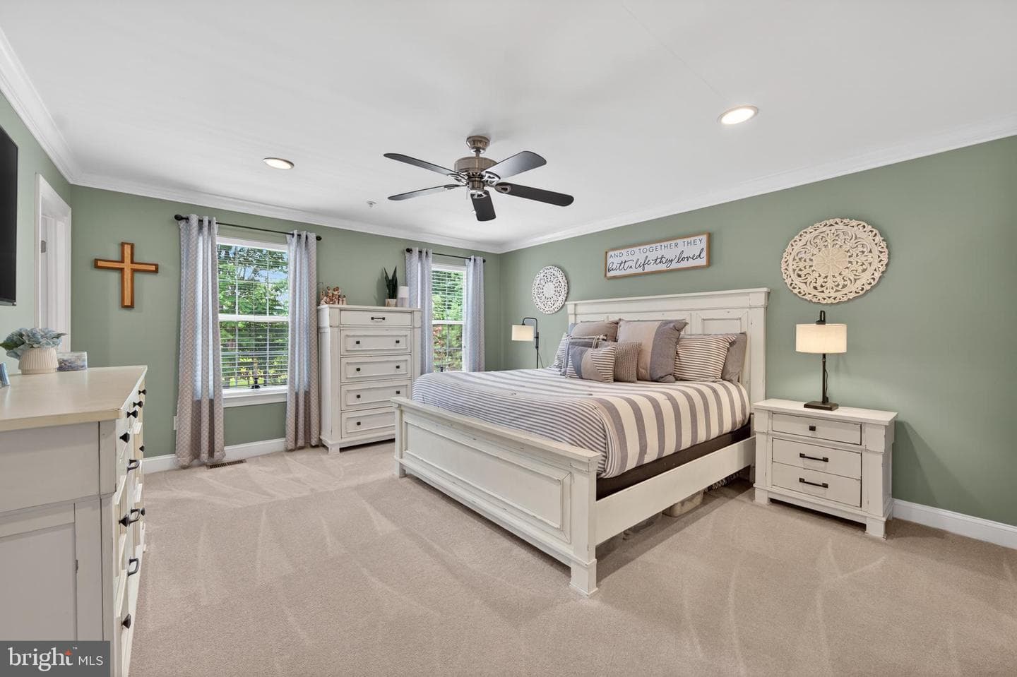 125 Fawn Lane photo 30