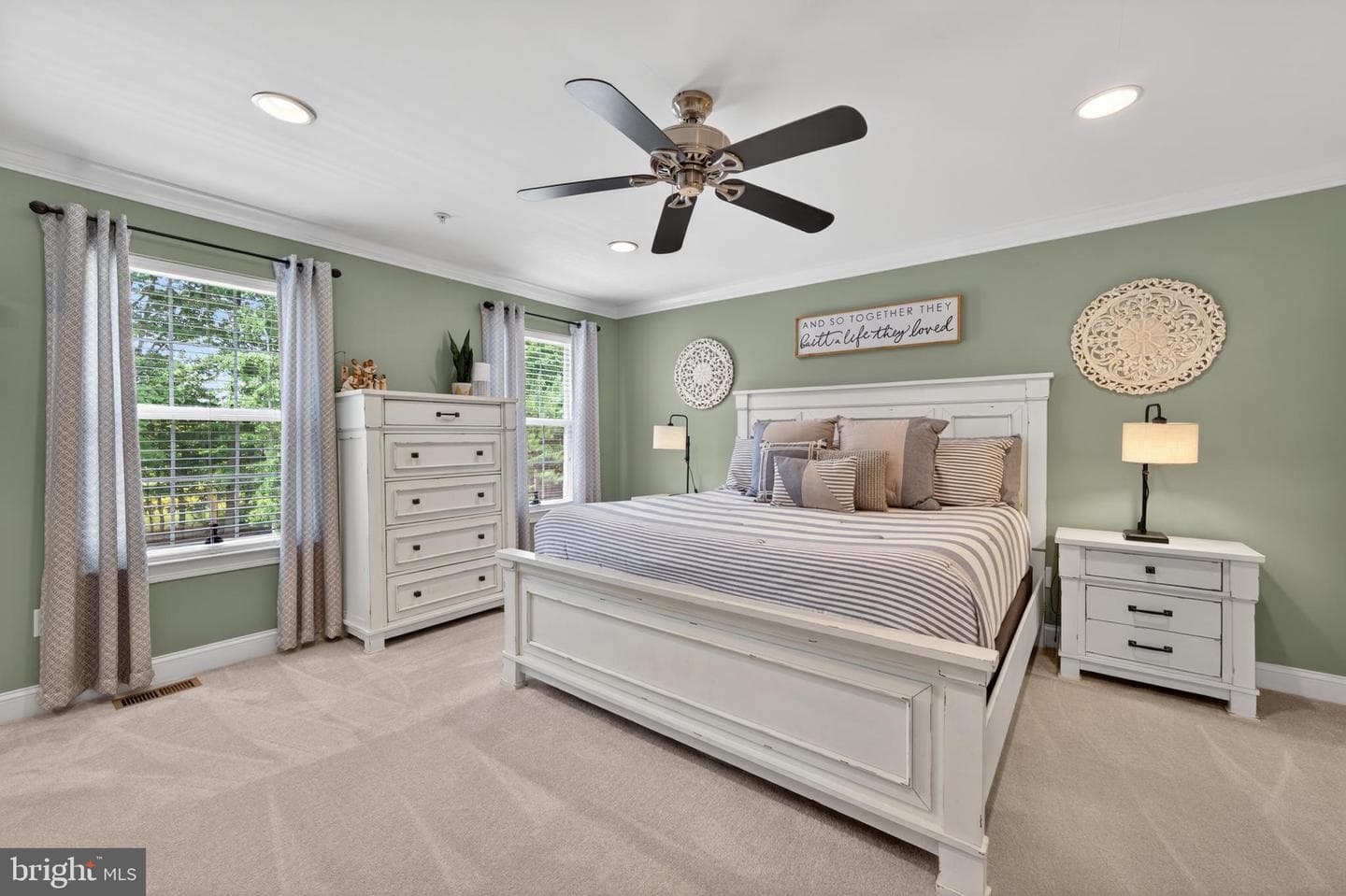 125 Fawn Lane photo 34