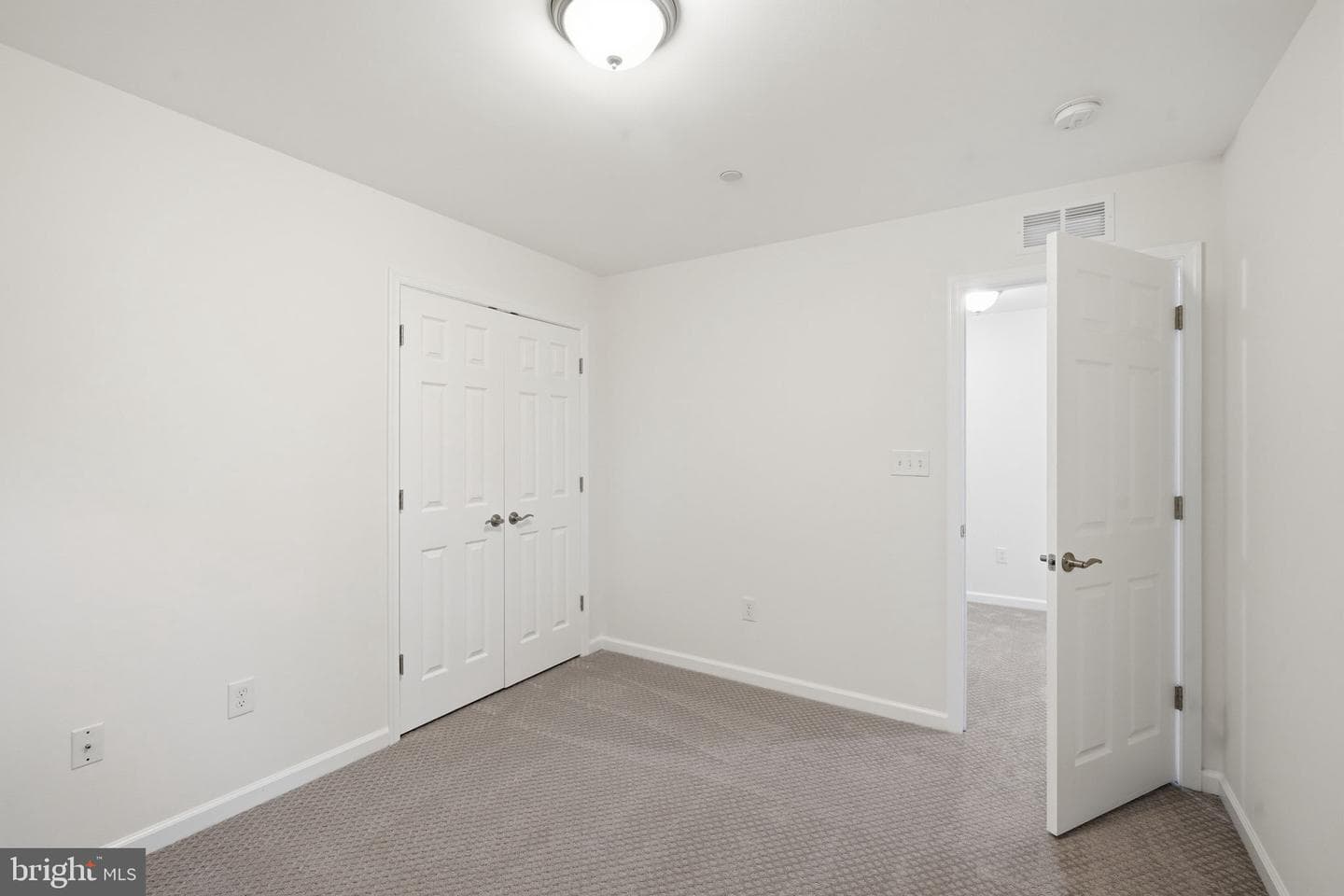 124 Riverside Drive photo 27