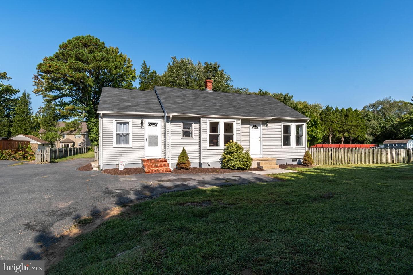 624 Romancoke Road photo 3
