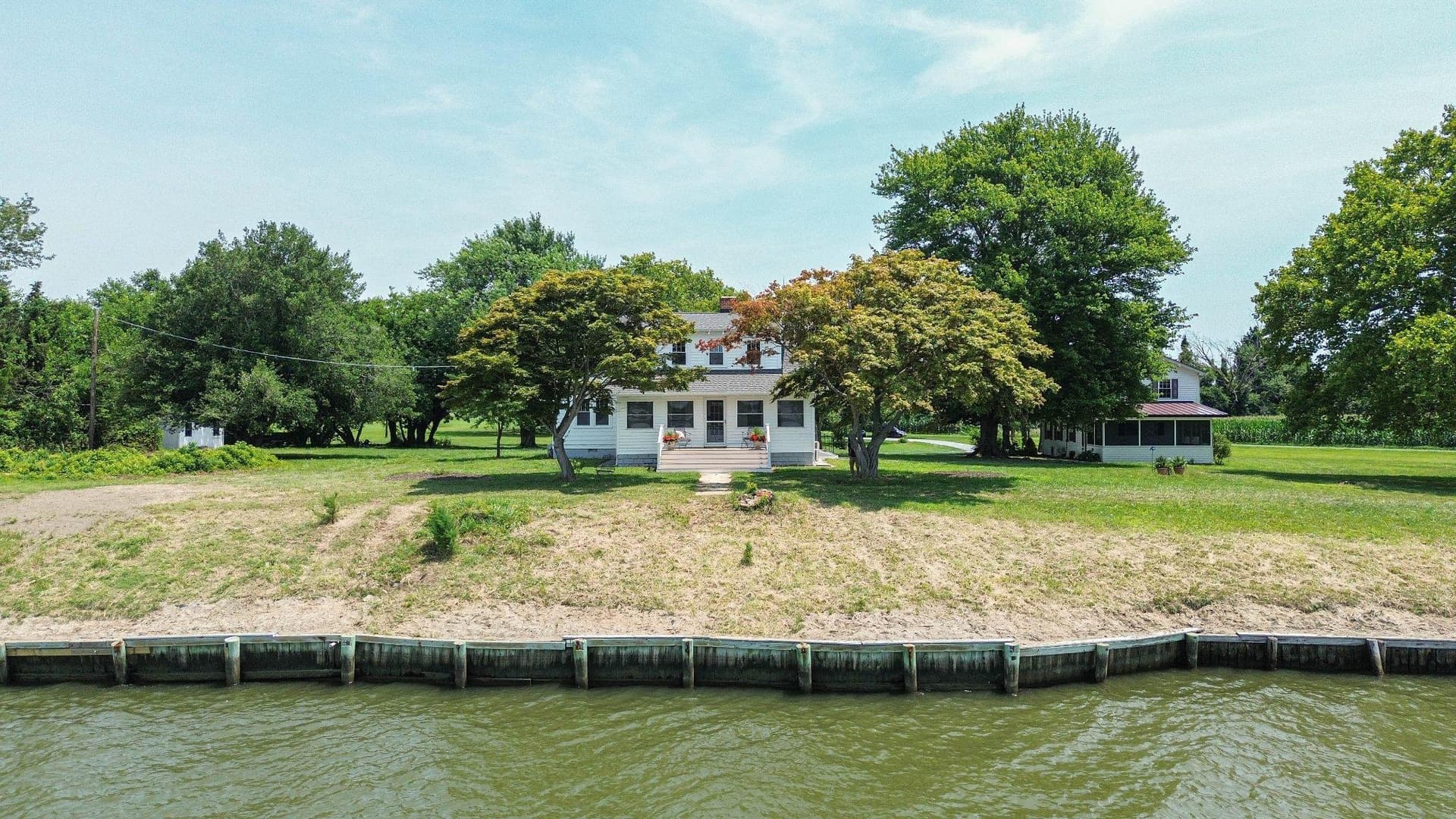 300 Woods Point Road photo 18
