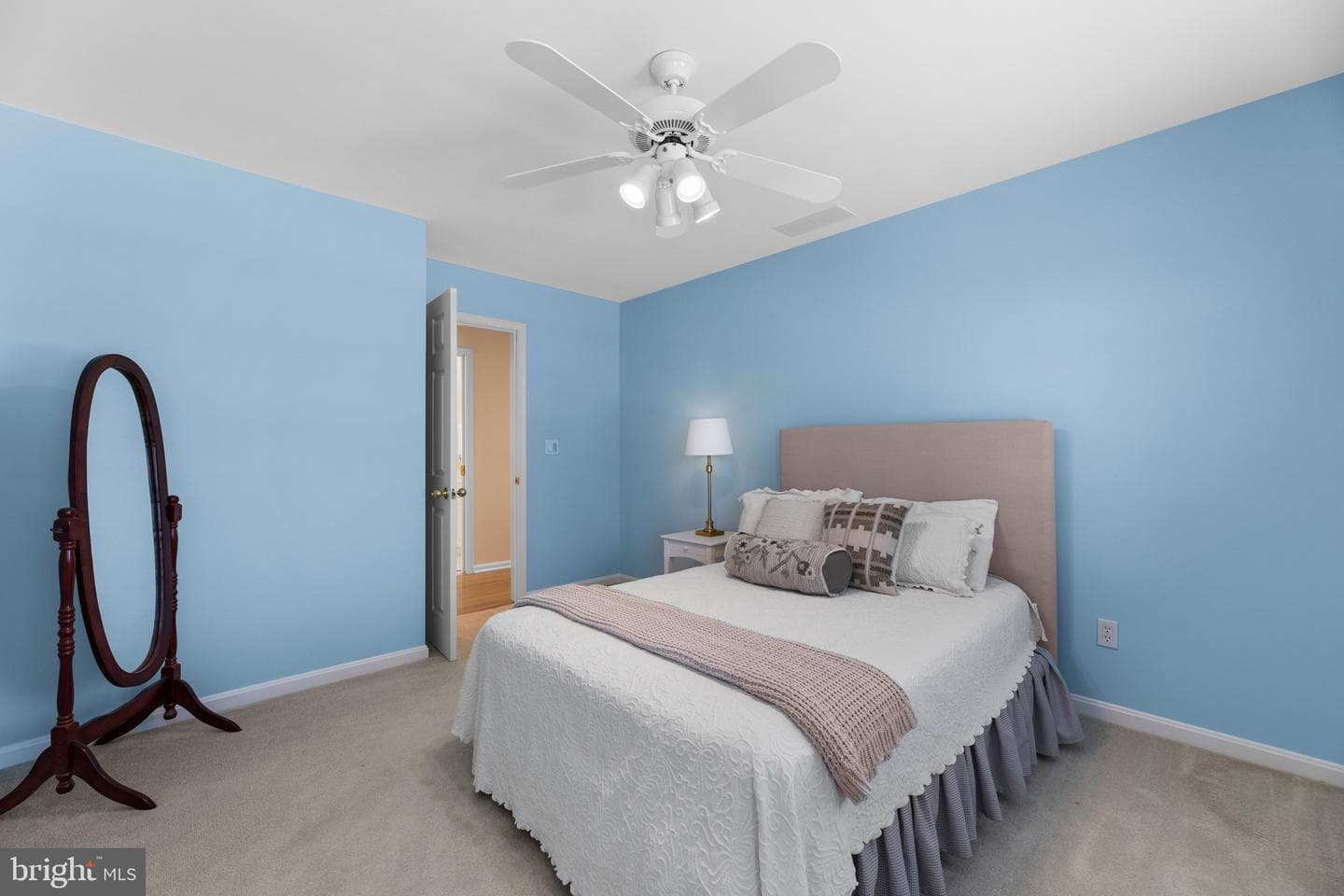 116 Prospect Bay Drive W photo 32