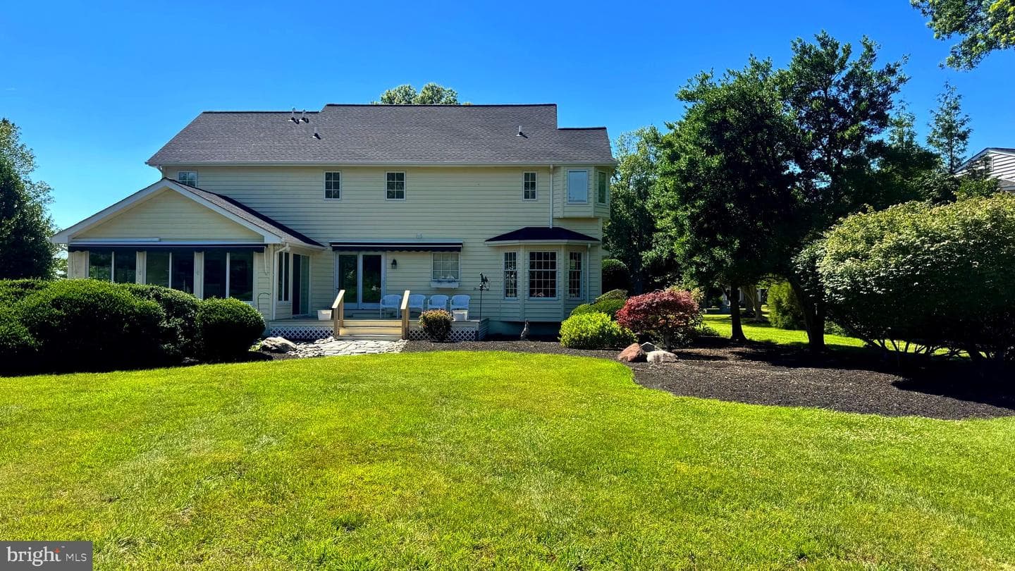 116 Prospect Bay Drive W photo 4