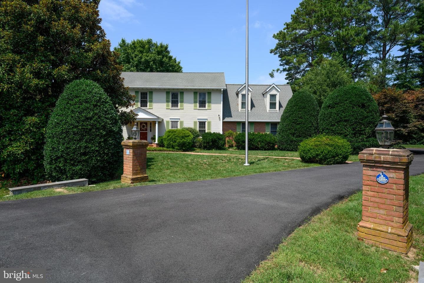 405 Quail Run Drive photo 2