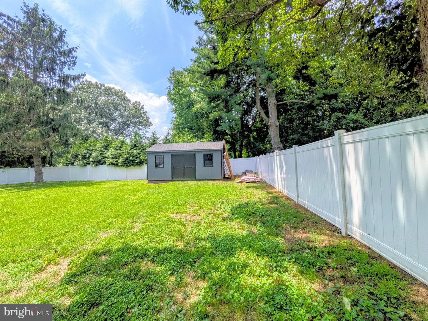 102 Maple Road photo 40
