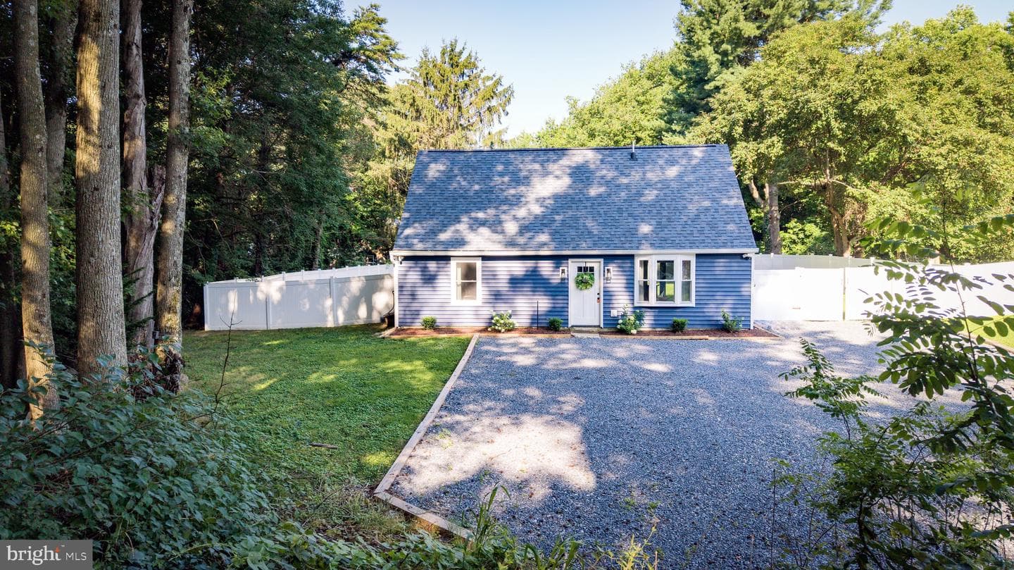 102 Maple Road photo 60