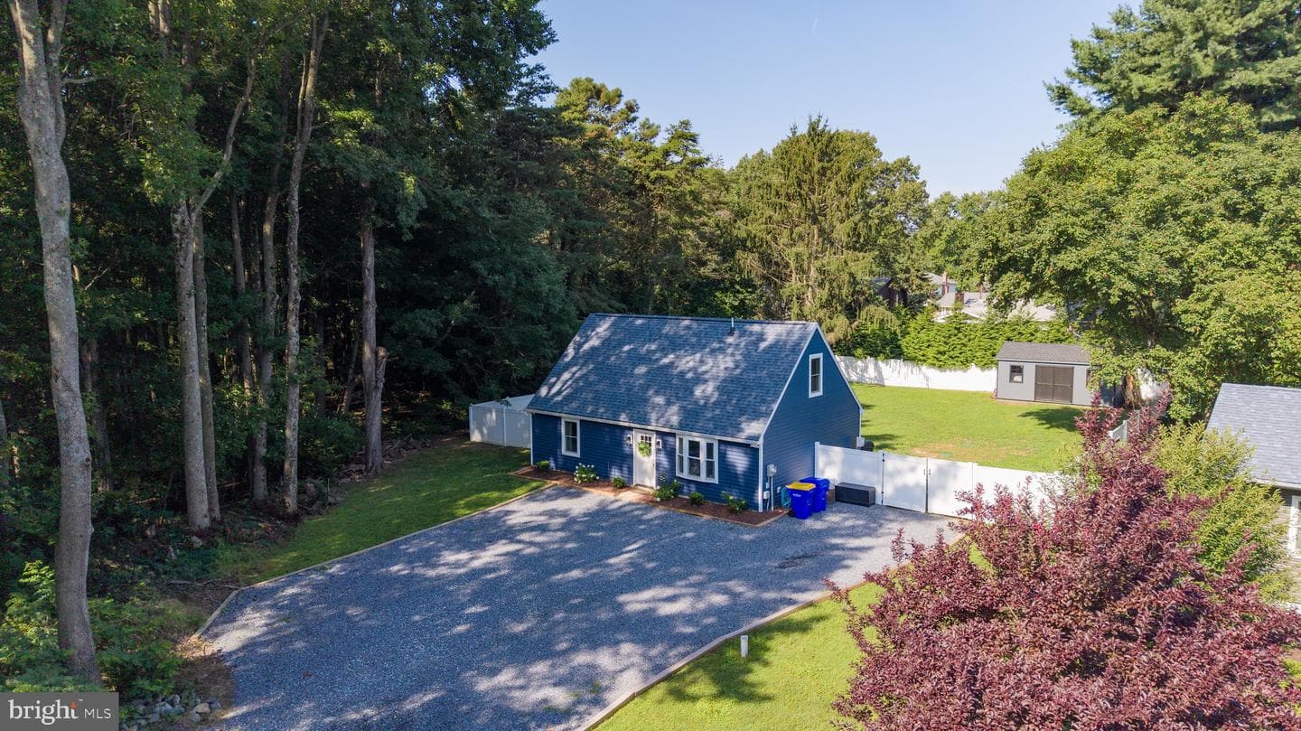 102 Maple Road photo 61