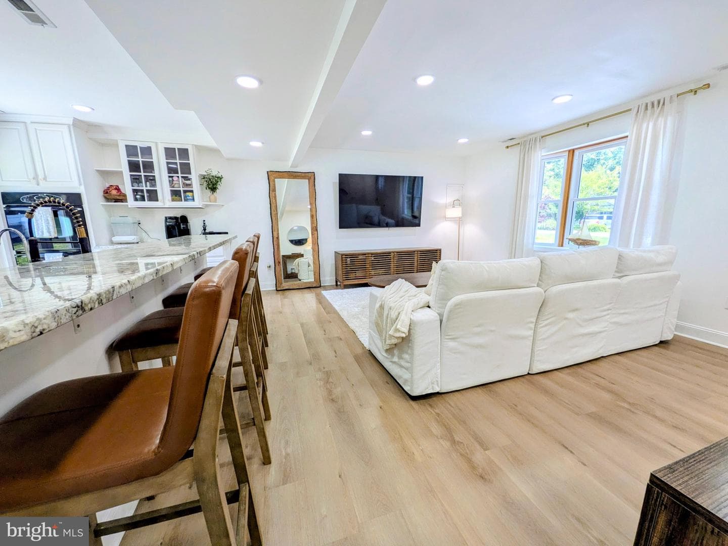 102 Maple Road photo 7