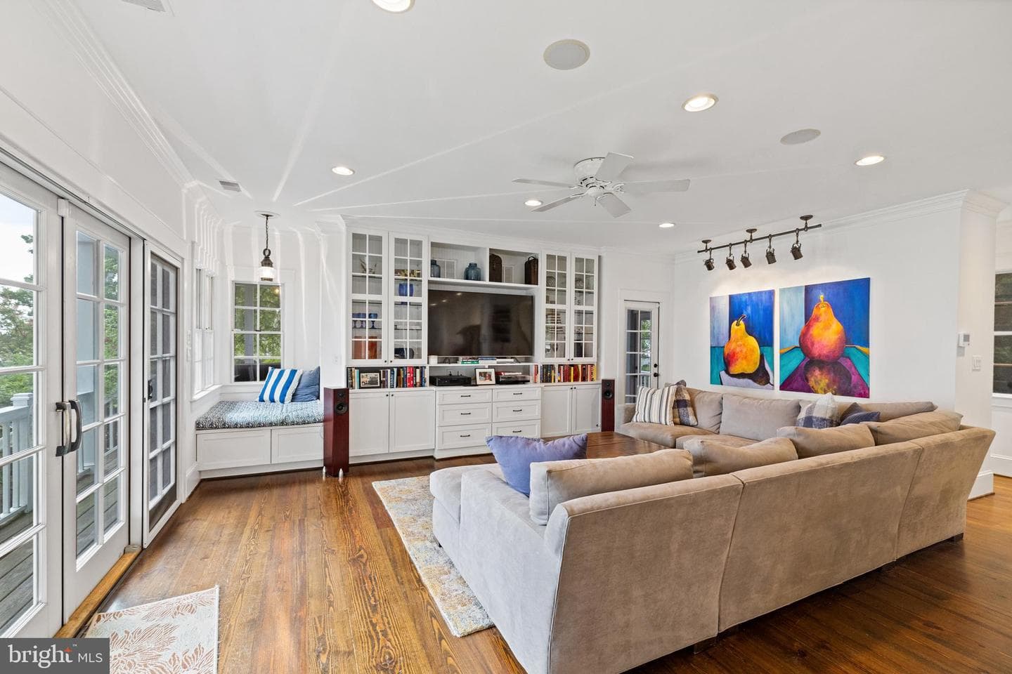 366 Queen Anne Road photo 5