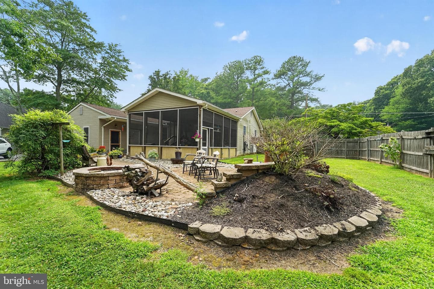 407 Sawmill Lane photo 4