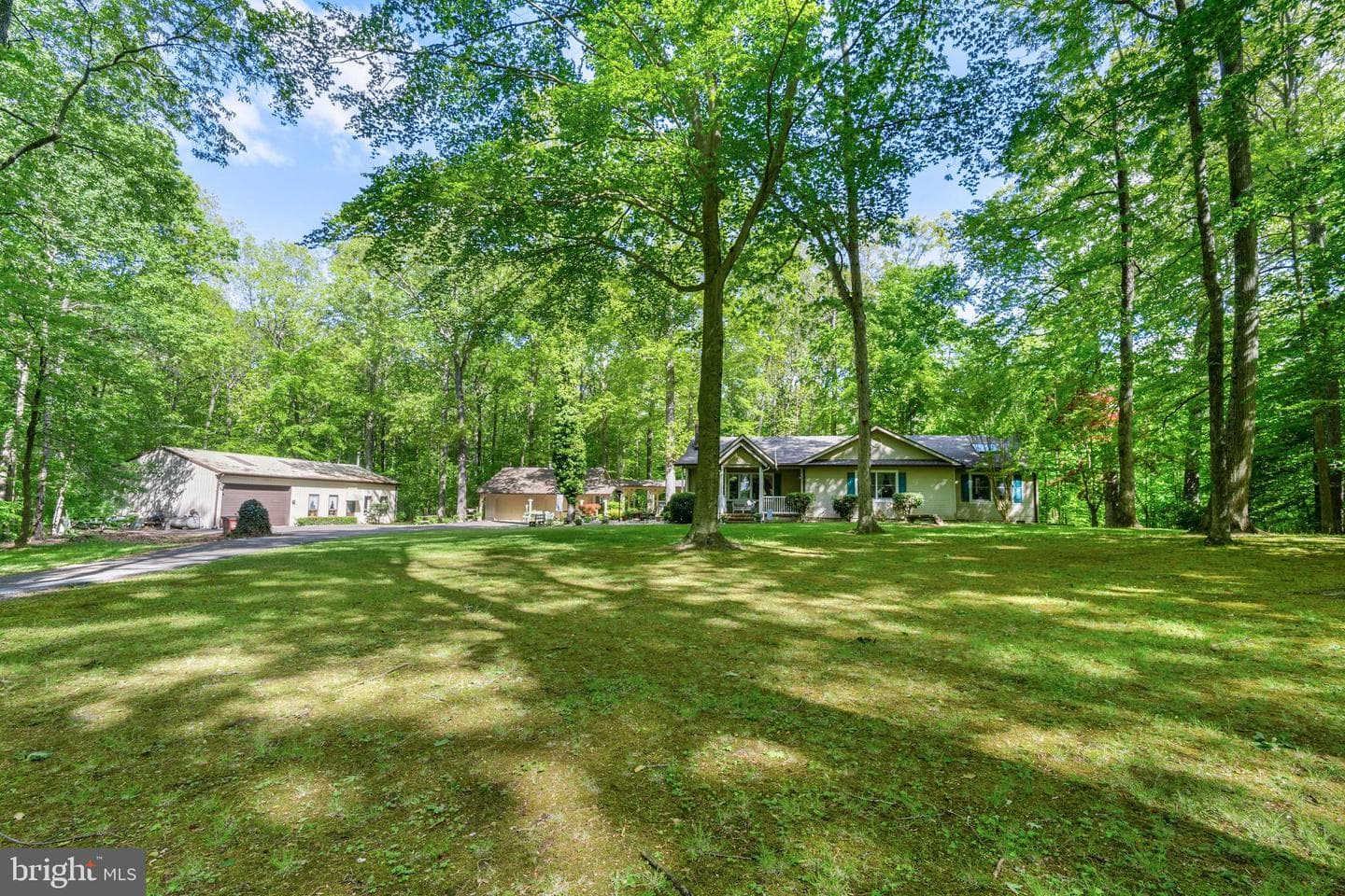 620 Baxter Road photo 1