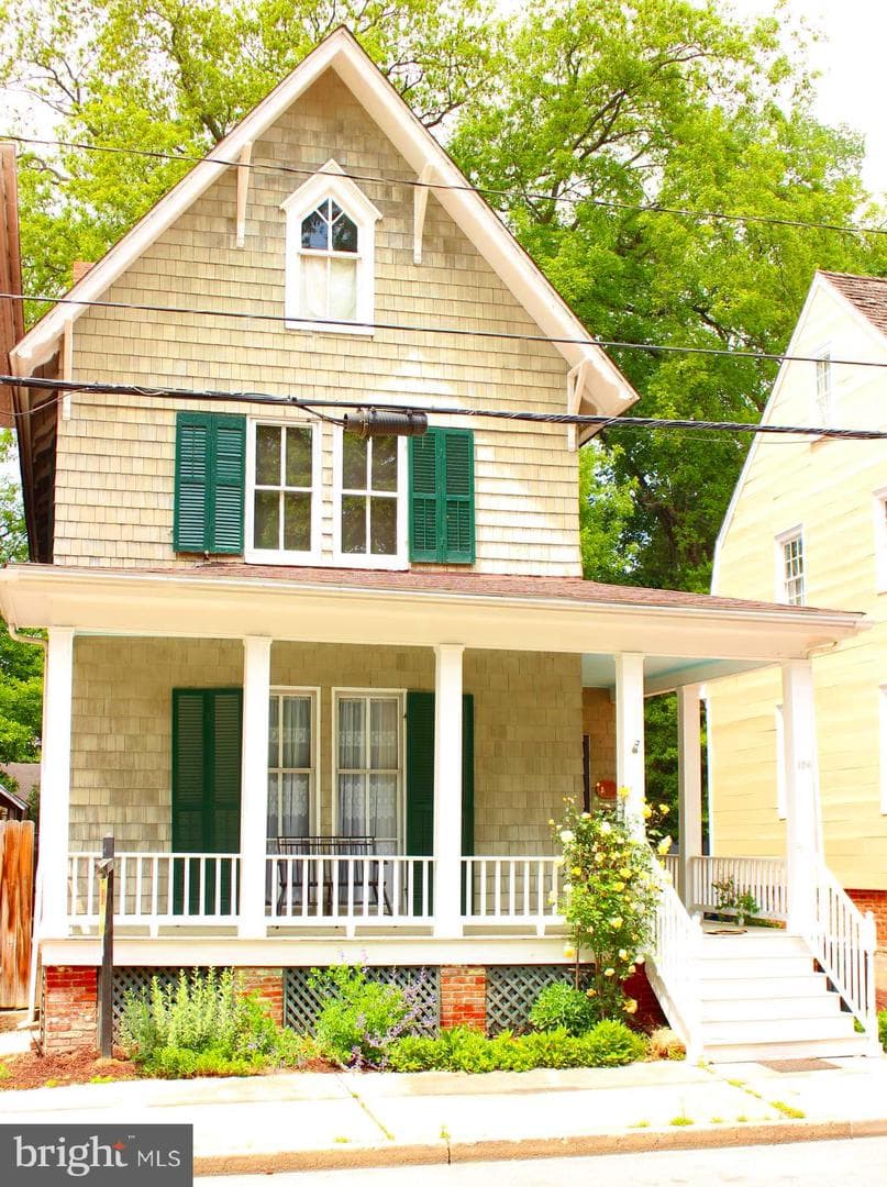126 S Commerce Street, Centreville