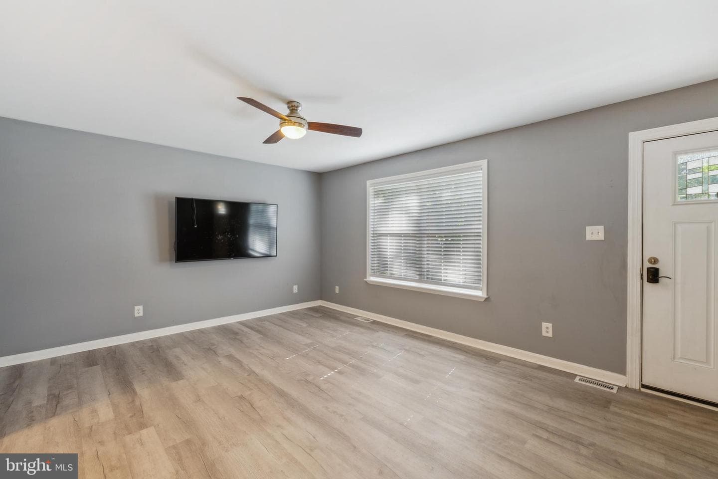 26799 N Sandgates Road photo 13