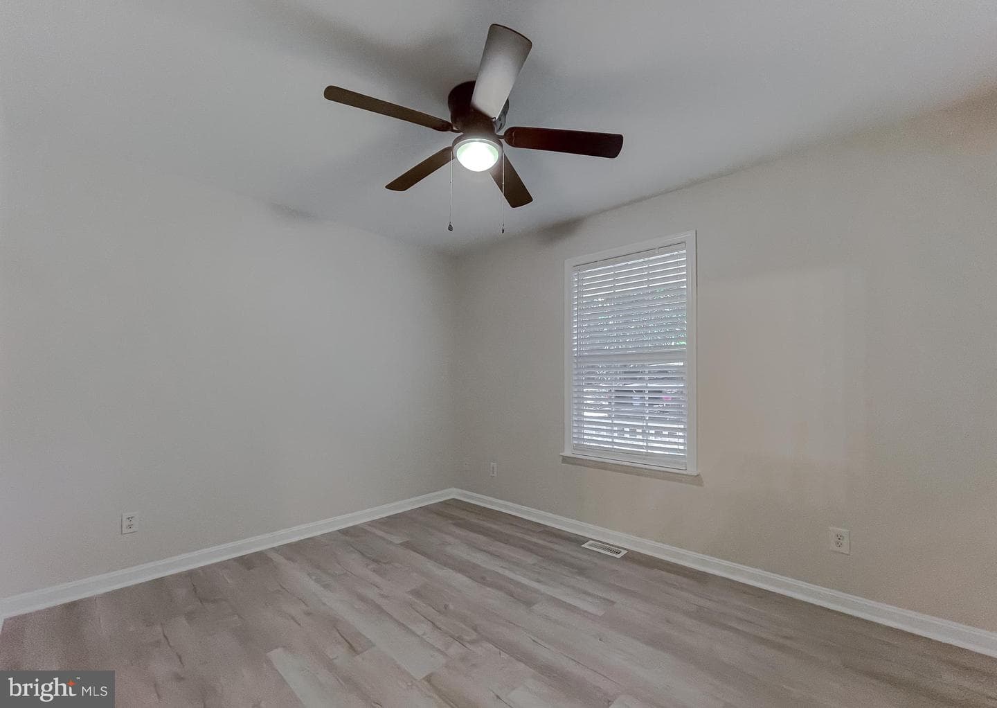 26799 N Sandgates Road photo 16