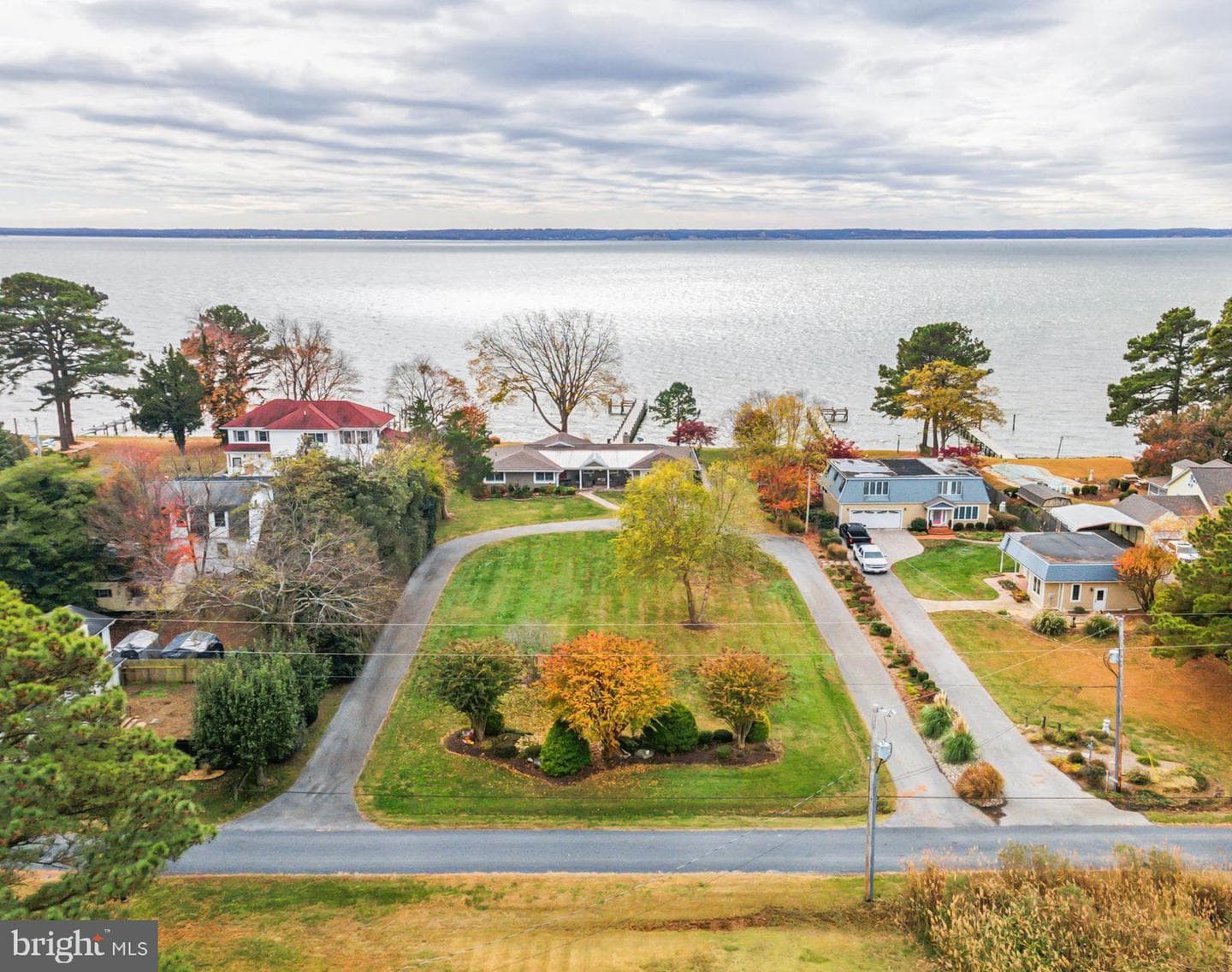 38095 Beach Road photo 1