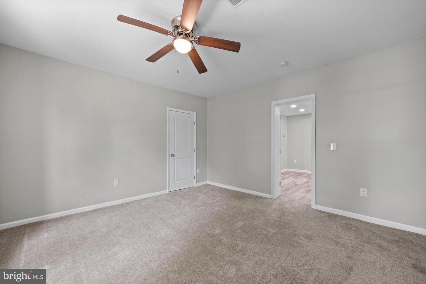 27184 Cleveland Street photo 17