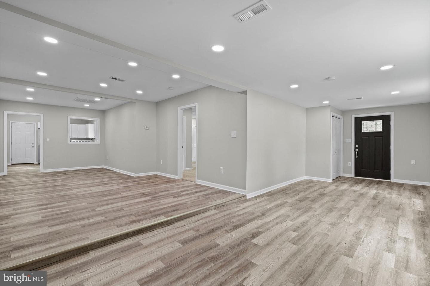 27184 Cleveland Street photo 5