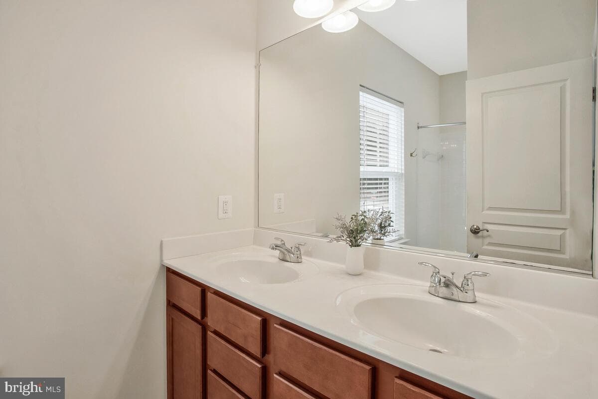 43680 Yulan Street photo 25