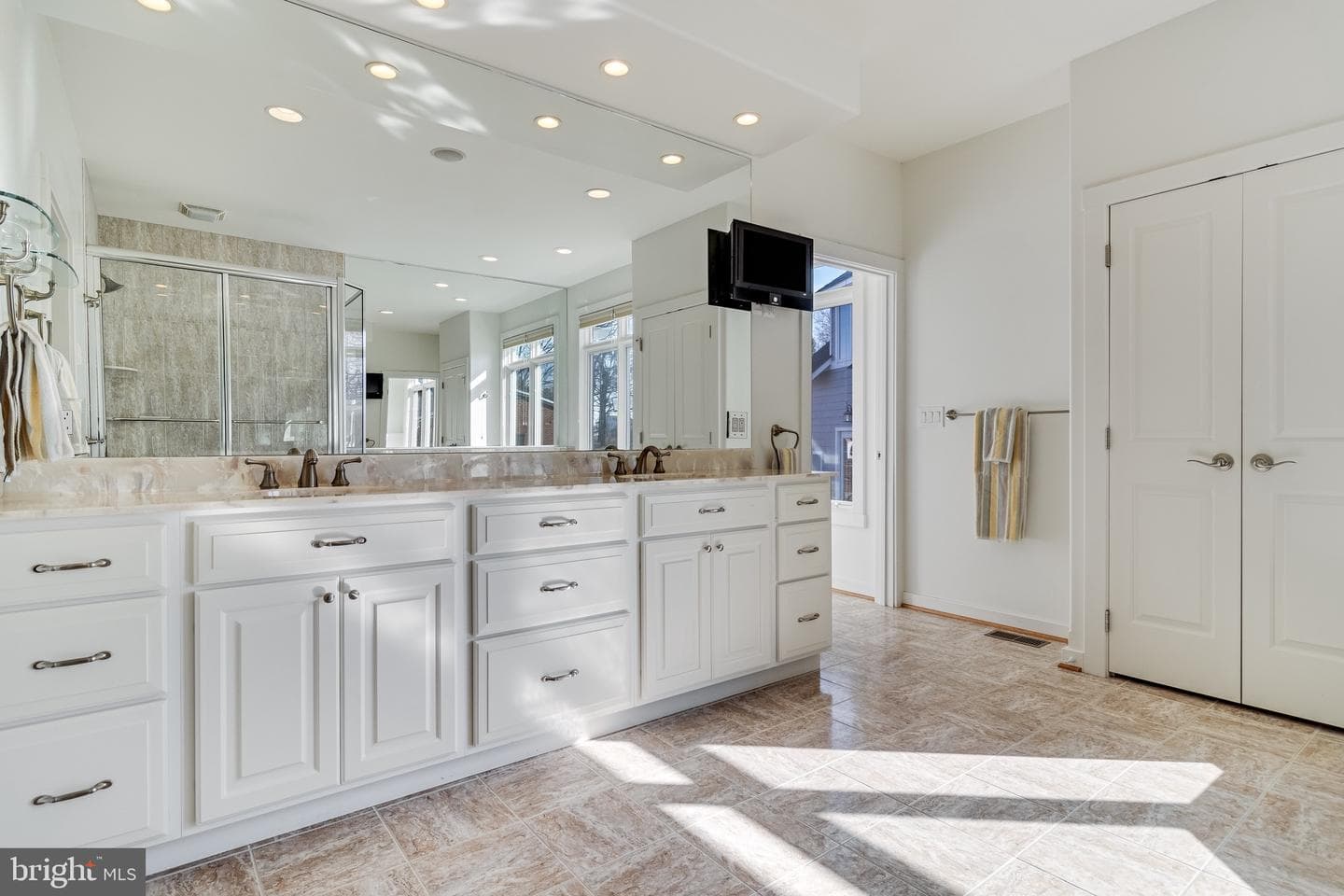 20495 Waterloo Lane photo 33