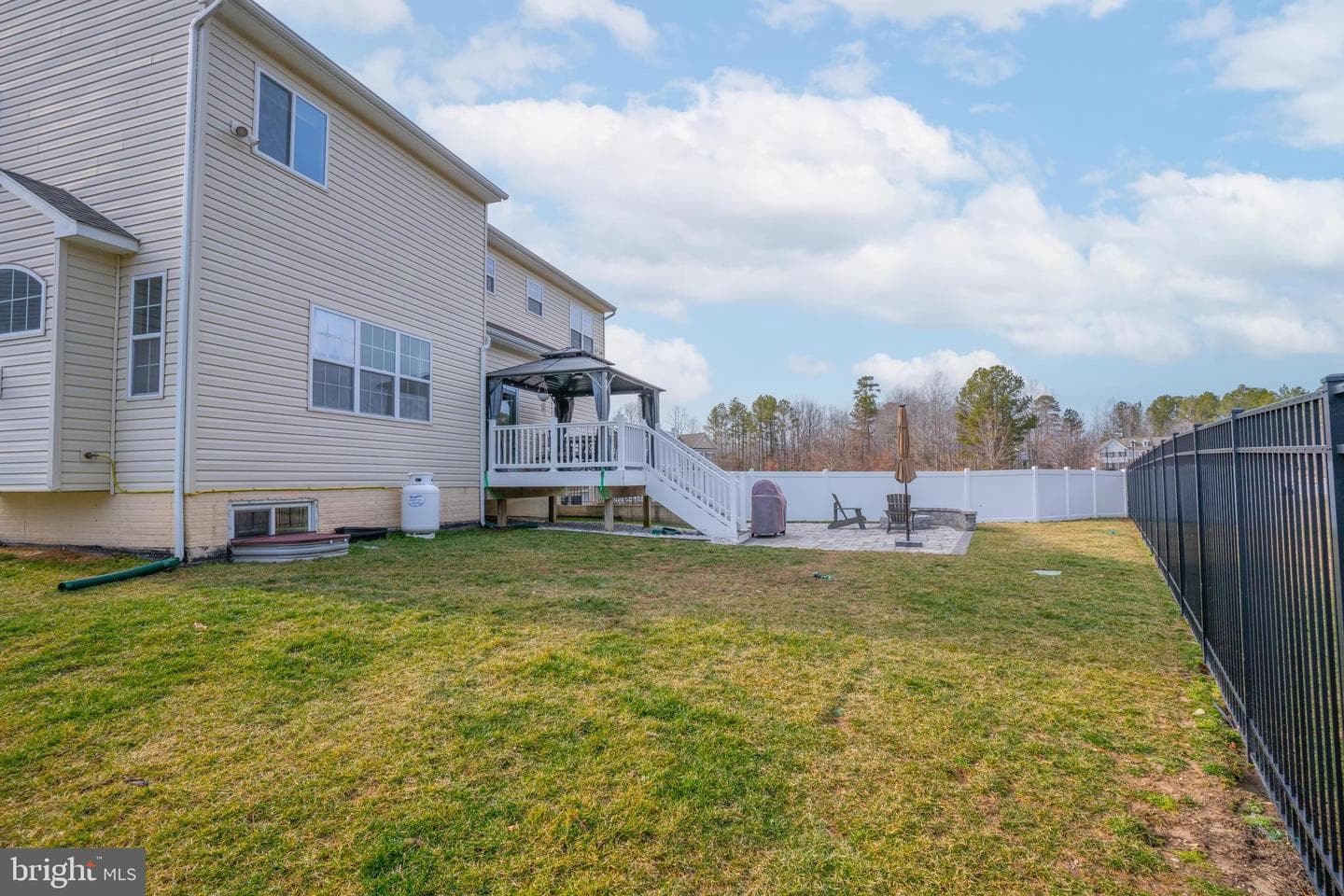 45597 Bethson Street photo 3