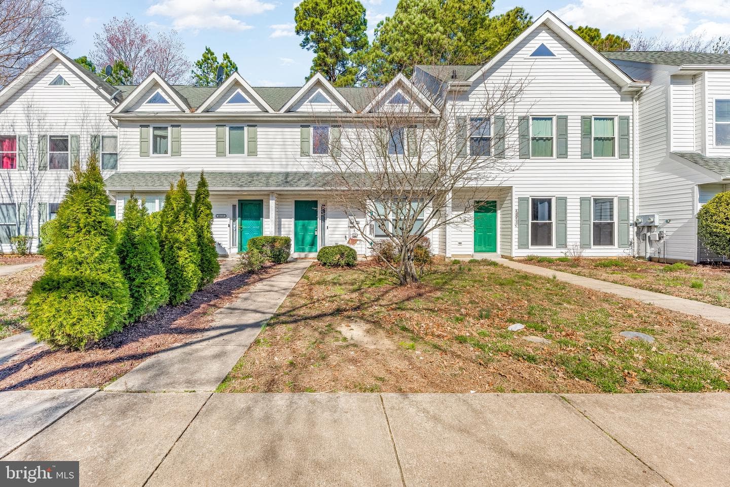 48213 Picketts Harbor Court photo 1