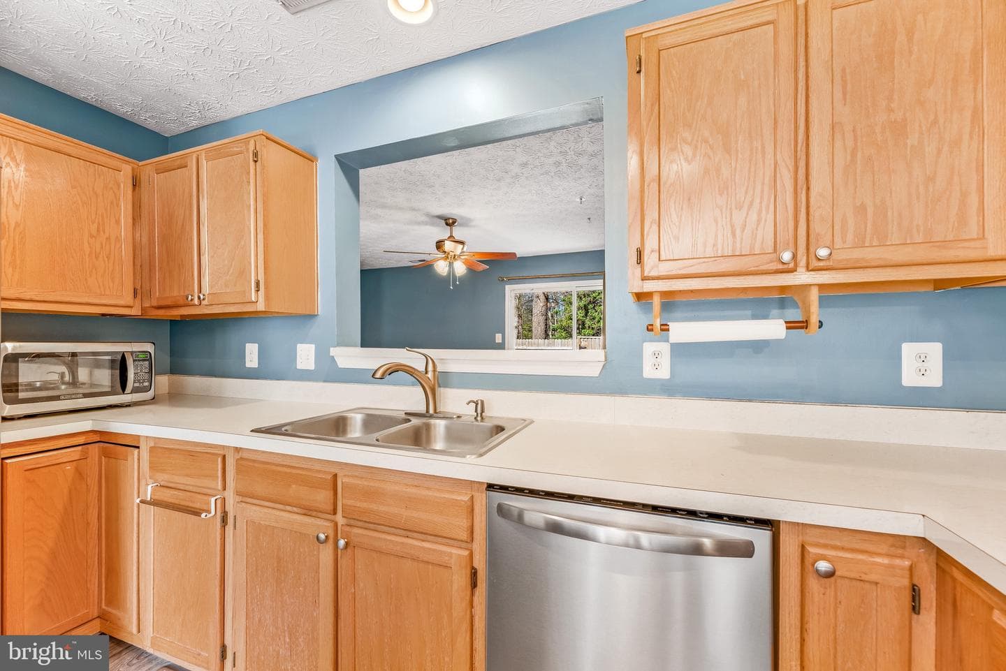 48213 Picketts Harbor Court photo 11