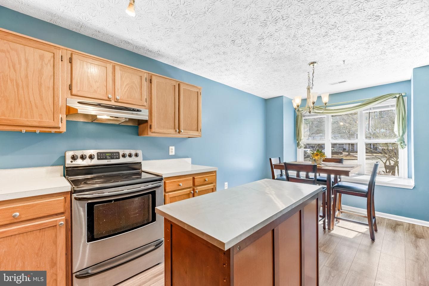 48213 Picketts Harbor Court photo 12