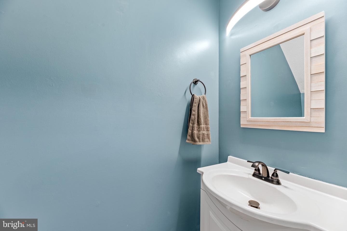 48213 Picketts Harbor Court photo 14