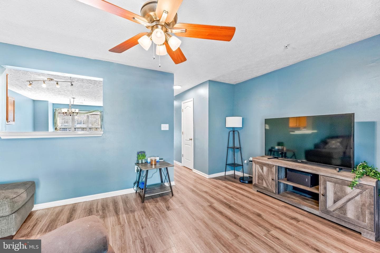 48213 Picketts Harbor Court photo 17