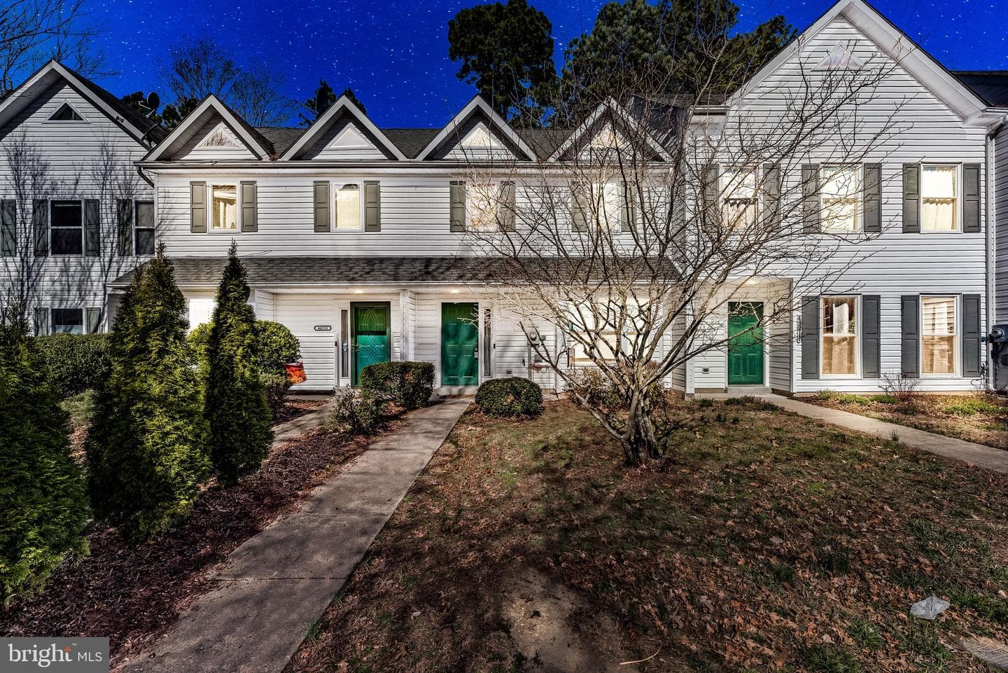 48213 Picketts Harbor Court photo 2