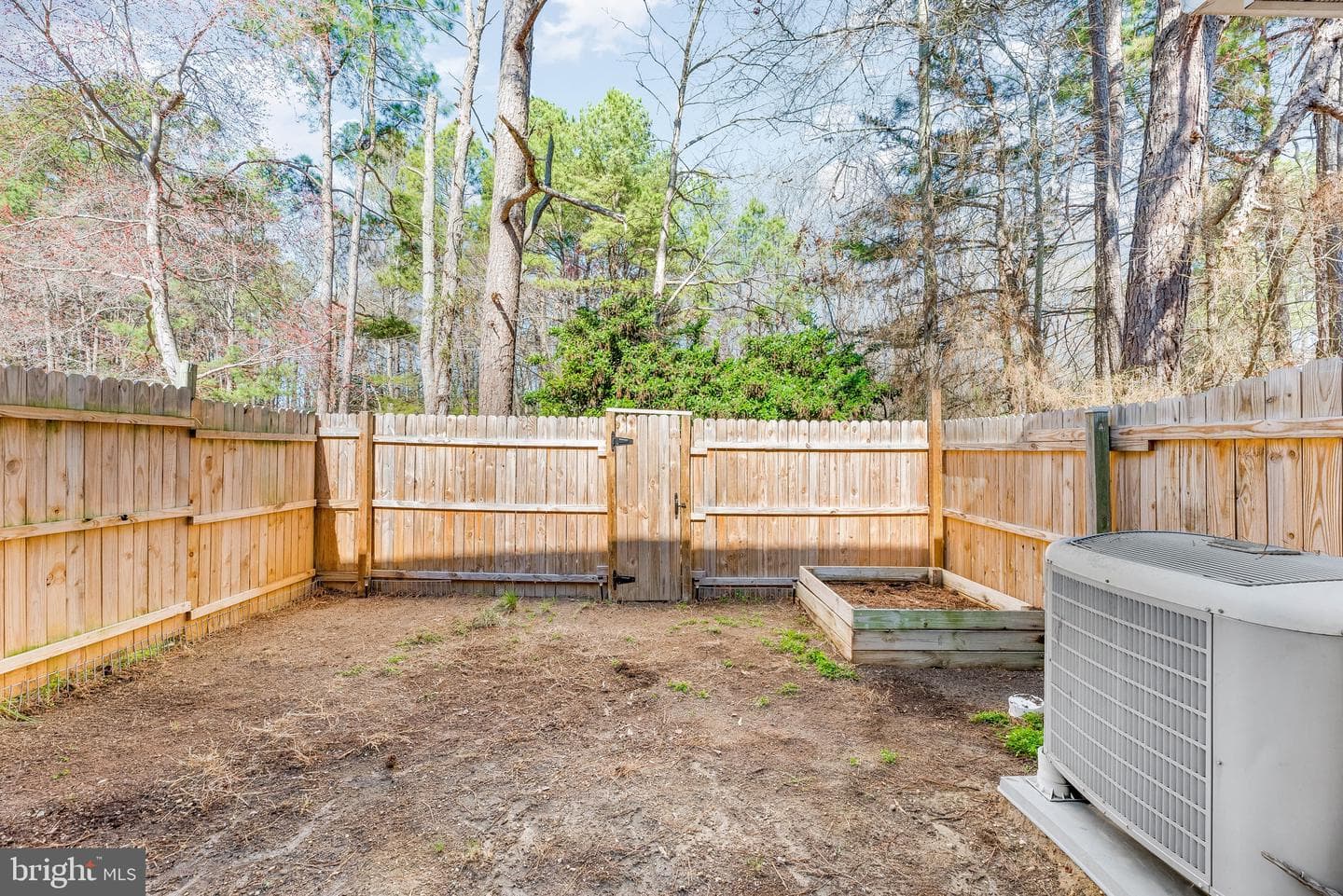 48213 Picketts Harbor Court photo 29