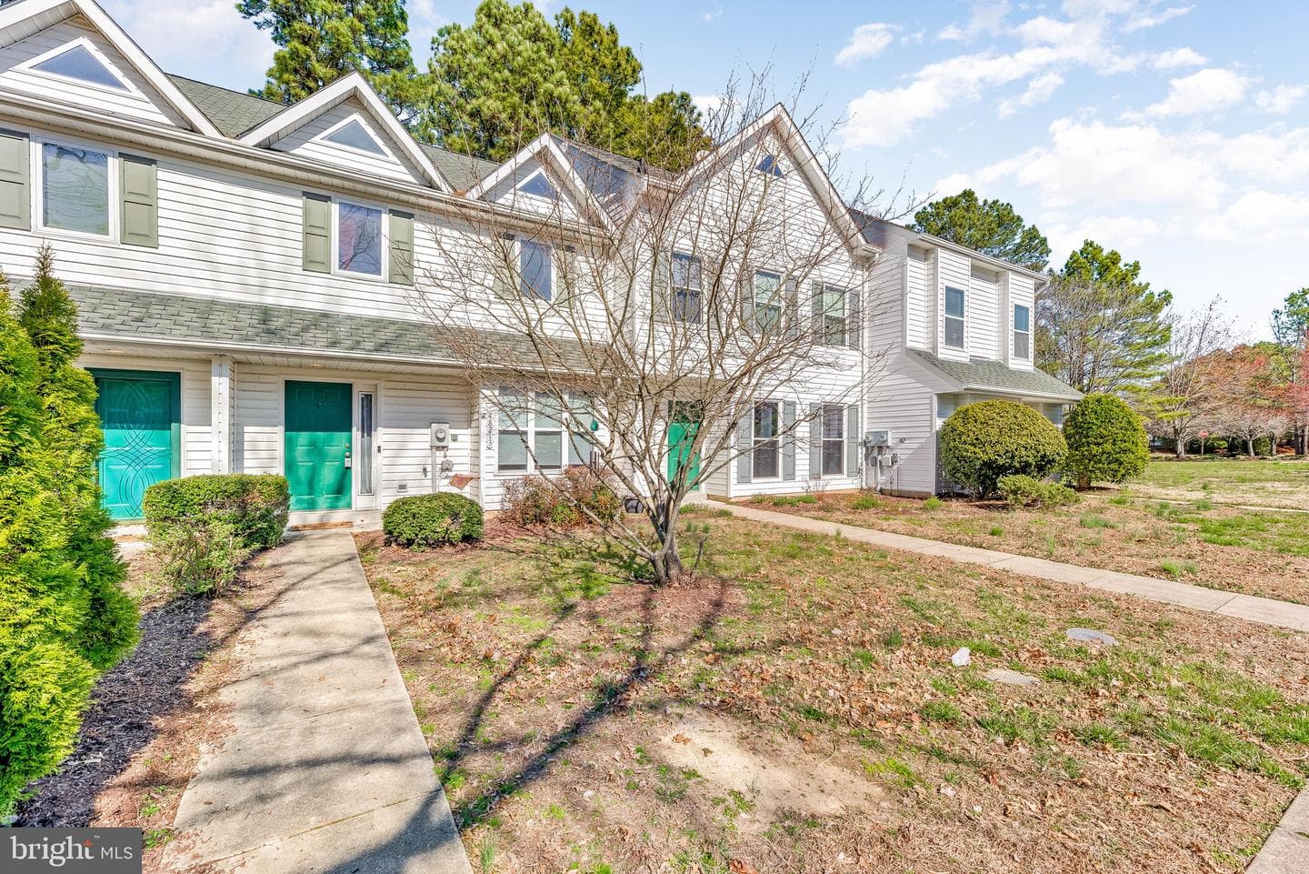 48213 Picketts Harbor Court photo 3