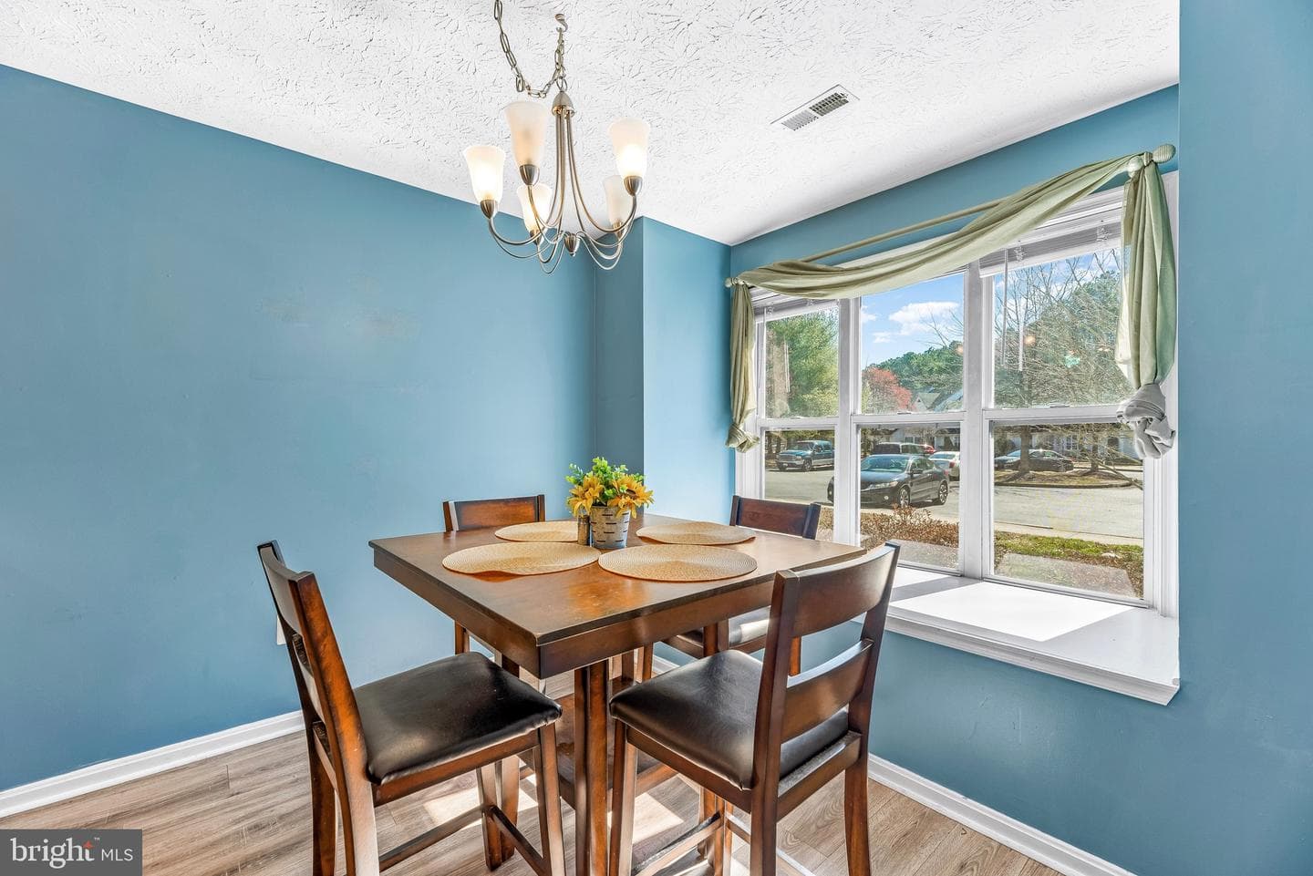 48213 Picketts Harbor Court photo 5
