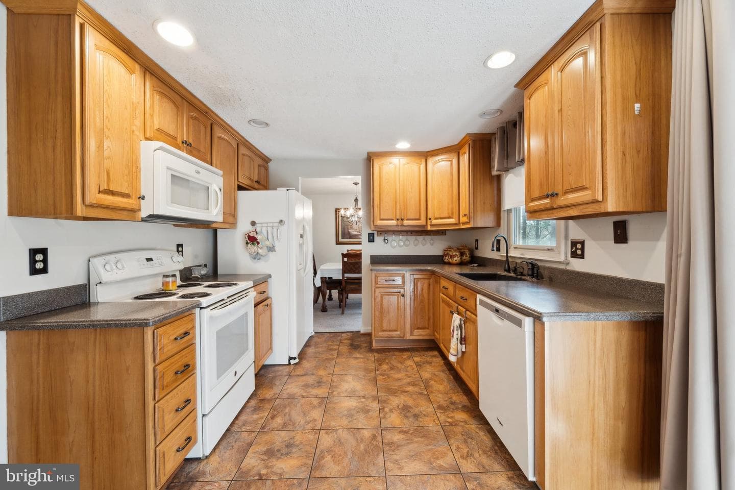 39375 Thomas Drive photo 6