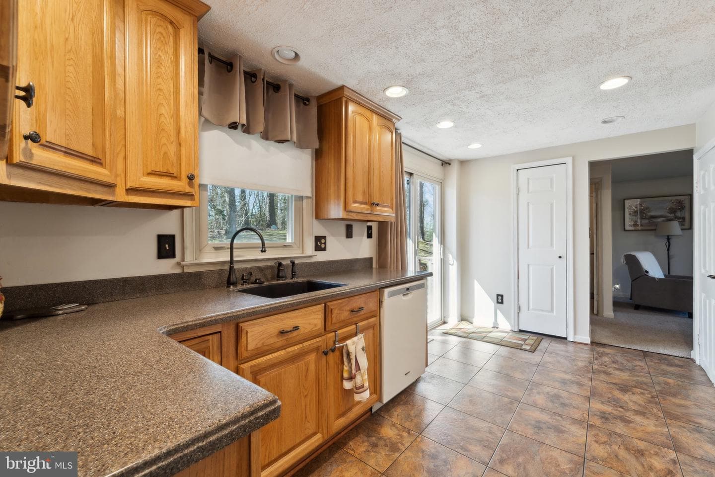39375 Thomas Drive photo 8