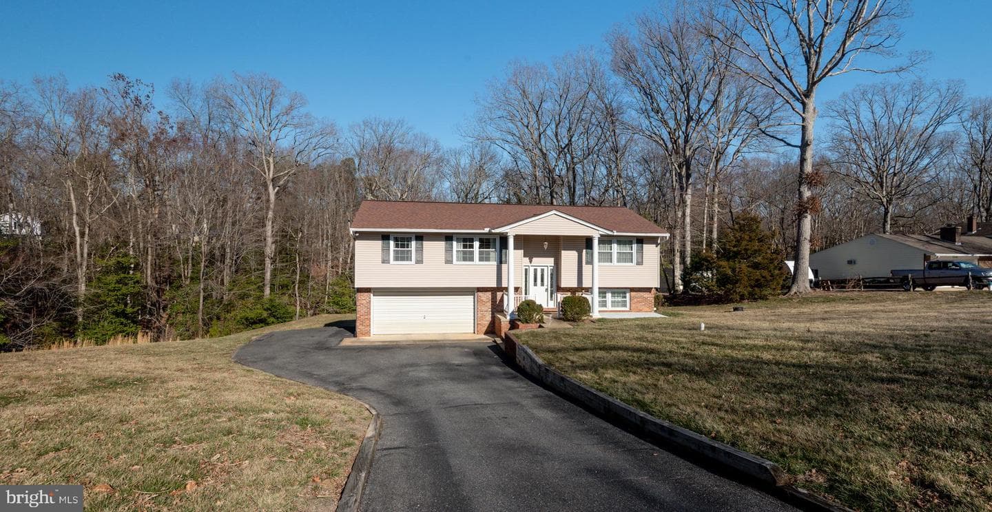 22362 Armstrong Drive photo 4