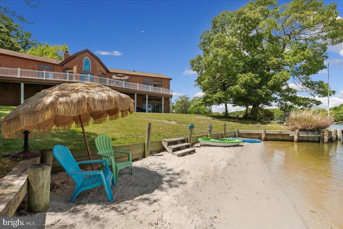 45216 Clarkes Landing Road photo 3